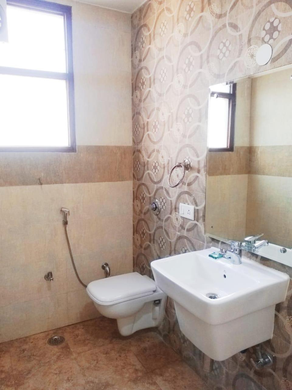 Hotel Spb 87 Near Karol Bagh Metro Station Delhi Delhi (National Capital Territory of India) Exterior foto